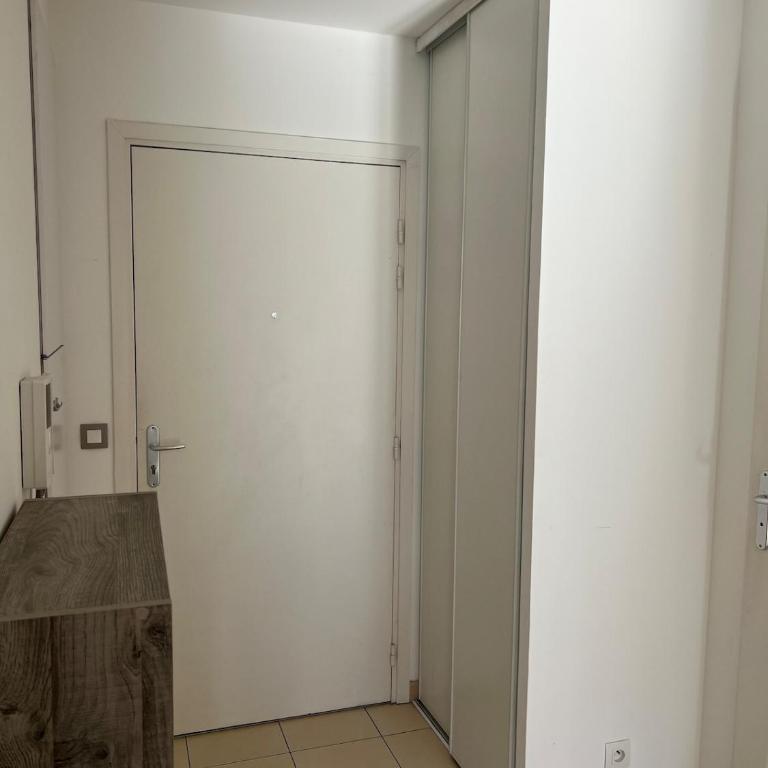 Nice 2P quiet, tram, convenient - Appartement 1 Chambre - 11