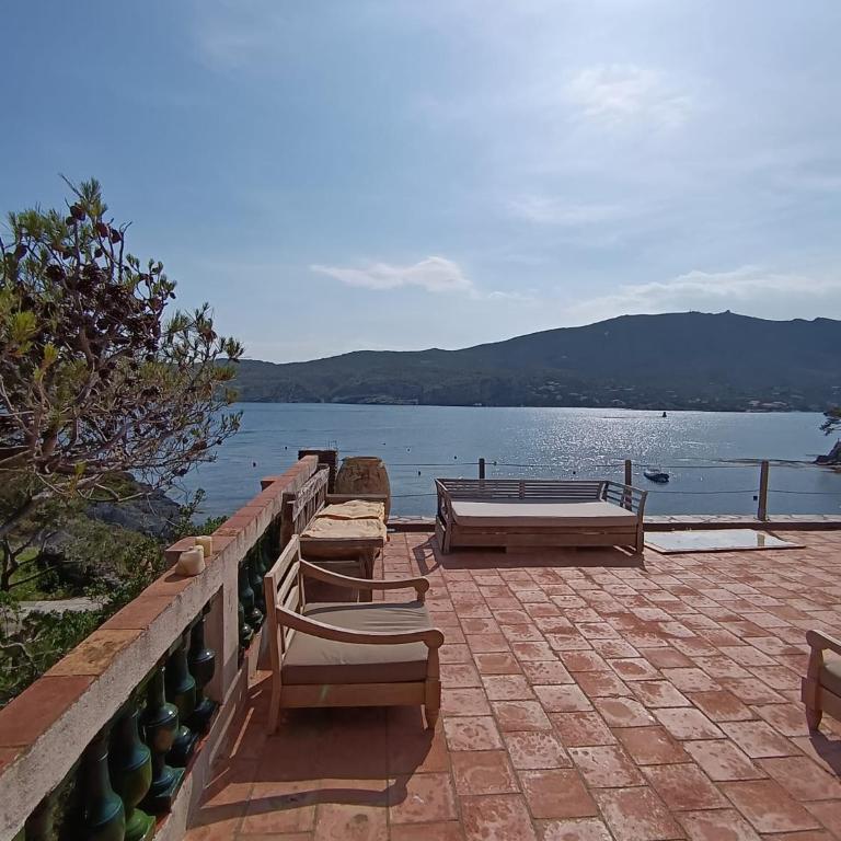 Isla Privada en Cadaqués de ensueño con 11 habitaciones dobles con baño privado y piscina - Villa - 56