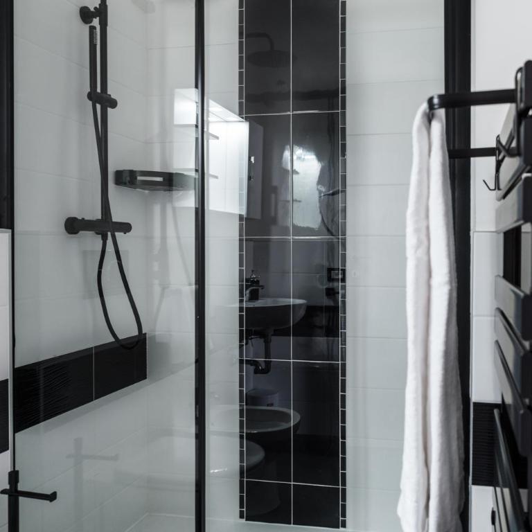 Affittacamere Poerio - Camera Tripla con Bagno Privato - 5