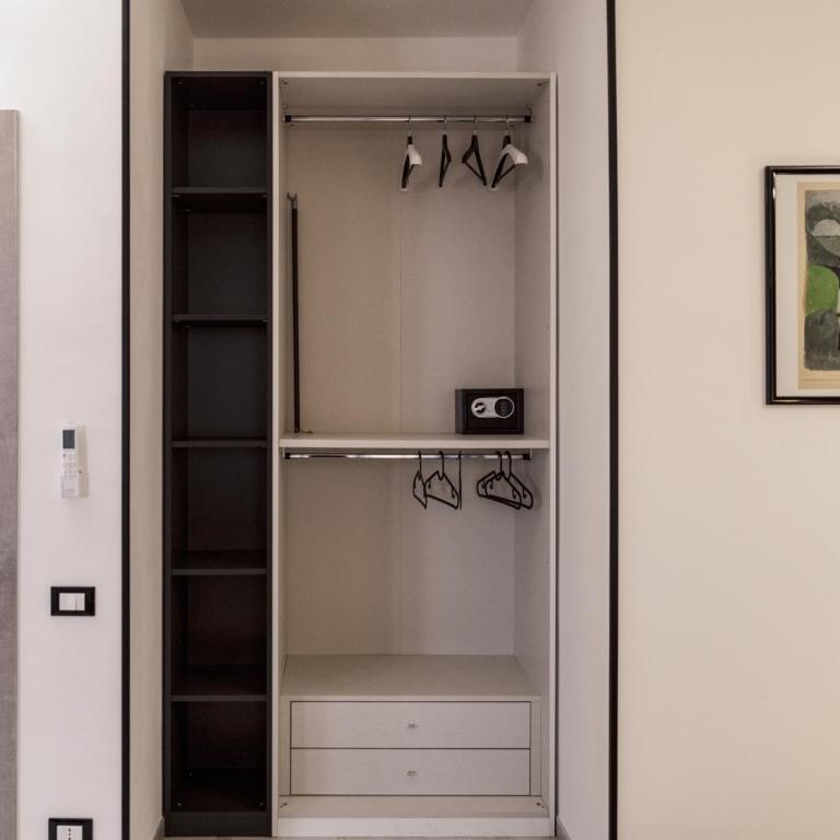 Affittacamere Poerio - Camera Matrimoniale con Bagno Privato - 2