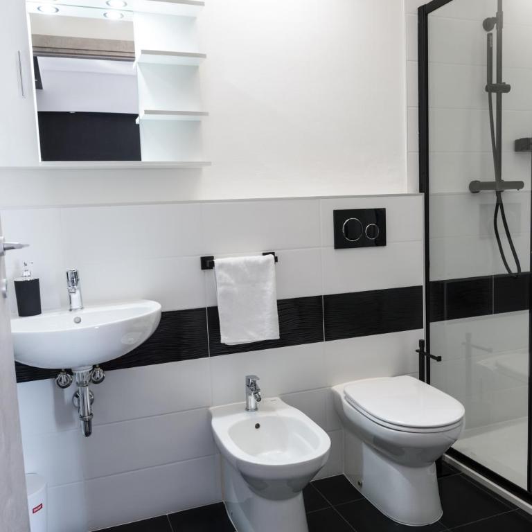 Affittacamere Poerio - Camera Tripla con Bagno Privato - 4