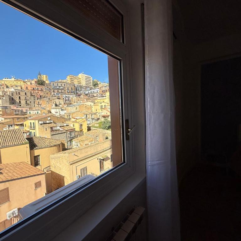 MiraValle Agrigento 2 - Camera Matrimoniale con Balcone (3 Adulti) - 4
