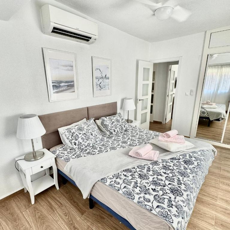 Del Mar 2 Deluxe Apartment Playa del Cura Torrevieja - Two-Bedroom Apartment - 3