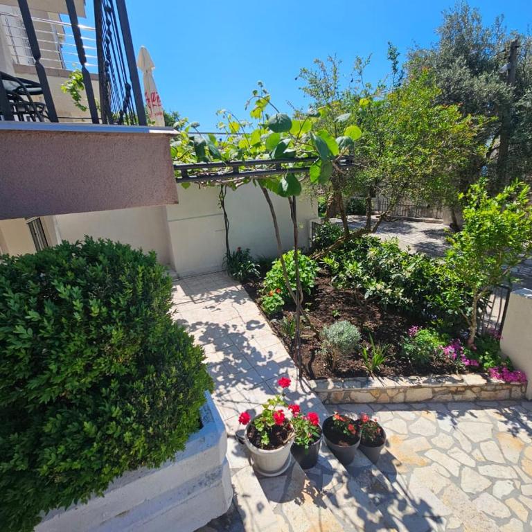 Vila Lučica apartman pogled na more - One-Bedroom Apartment - 5
