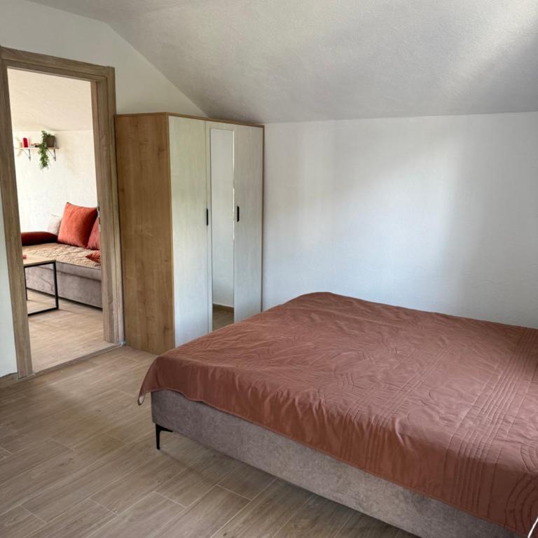 Apartmani Danilovic - One-Bedroom Apartment with Sea View and Terrace - 2