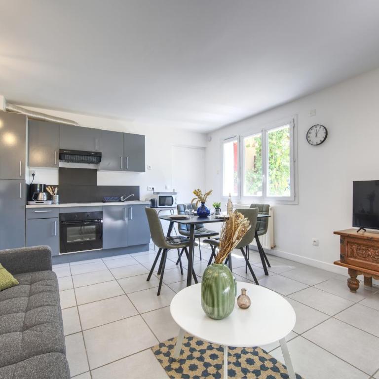 Le Cocon - Terrasse & BBQ - Centre historique Gare et Arènes à Proximité - Emplacement Idéal - Two-Bedroom Apartment - 16