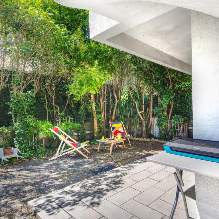 Le Cocon - Terrasse & BBQ - Centre historique Gare et Arènes à Proximité - Emplacement Idéal - Two-Bedroom Apartment - 45