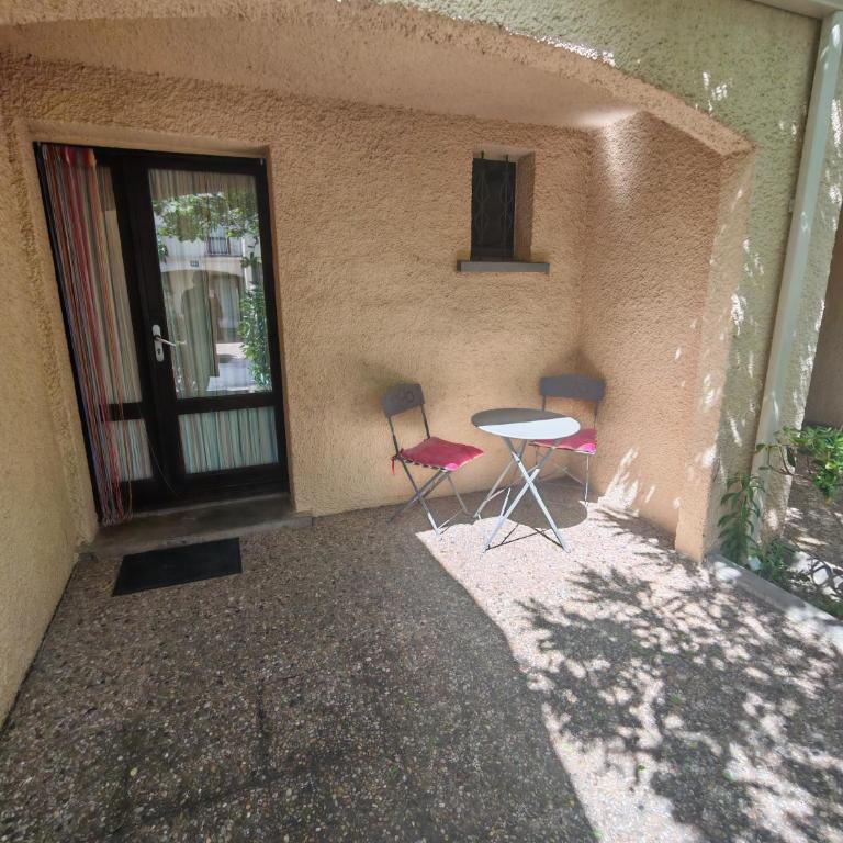 Le Cap d'Agde 2 pièces climatisé résidence Odalys St Loup en RDC avec terrasse - One-Bedroom Apartment - 5