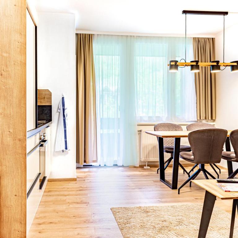 family & friends Apartment am Kurpark - Apartment mit 2 Schlafzimmern und Balkon - 2