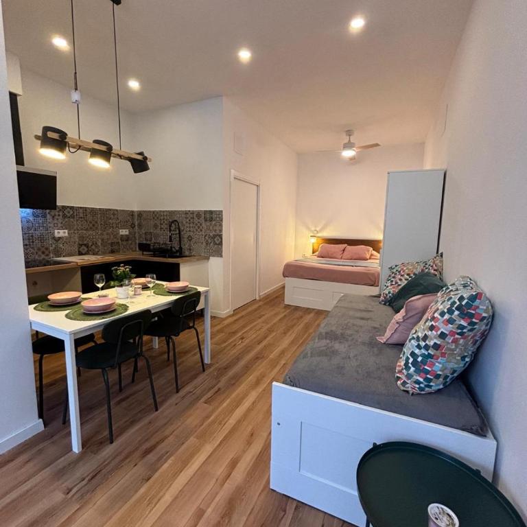 Loft Llum Valencia - One-Bedroom Apartment - 10