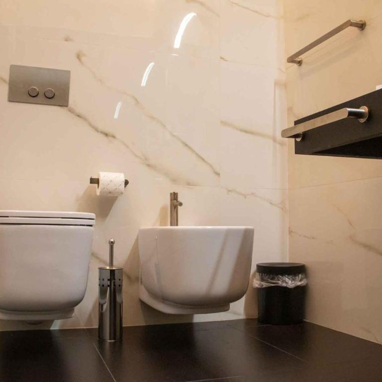 MARI Luxury Rooms and Suites - Camera Matrimoniale Deluxe con 1 Letto Supplementare - 14