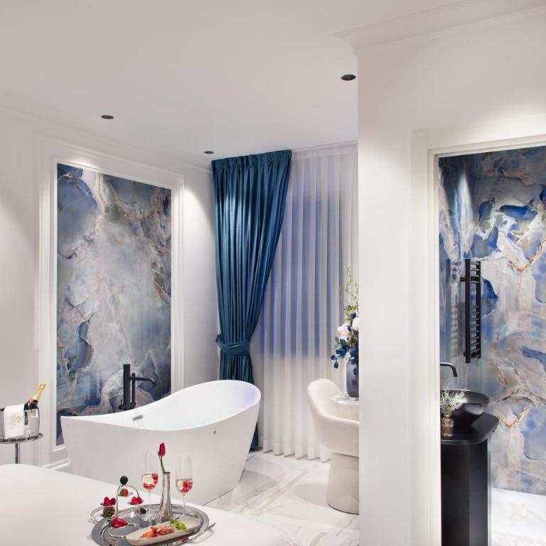 Dama Luxury Suites Pompei - Camera Queen con Vasca Idromassaggio - 16