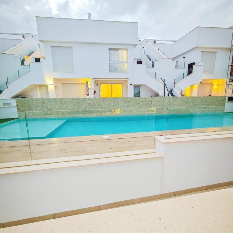 Modern 2Bedroom Apartment near the Beach - Apartamento de 2 dormitorios con vistas a la piscina - 40