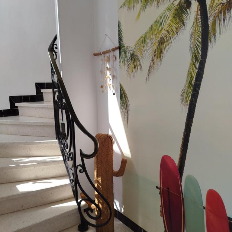 Villa climatisée, proche mer, 2 grands appartements indépendants, parking, WIFI - Maison 2 Chambres - 12