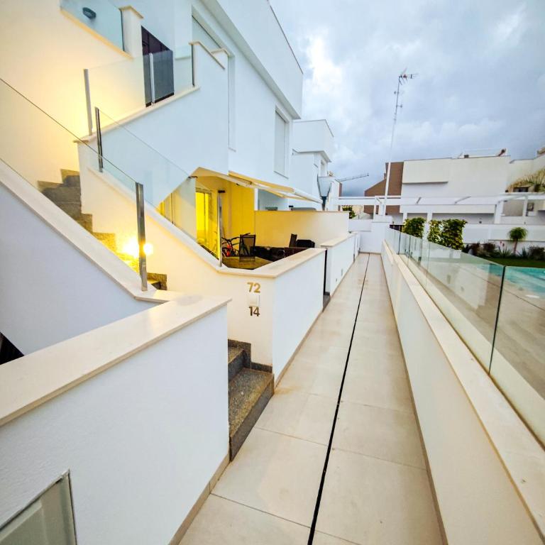 Modern 2Bedroom Apartment near the Beach - Apartamento de 2 dormitorios con vistas a la piscina - 43