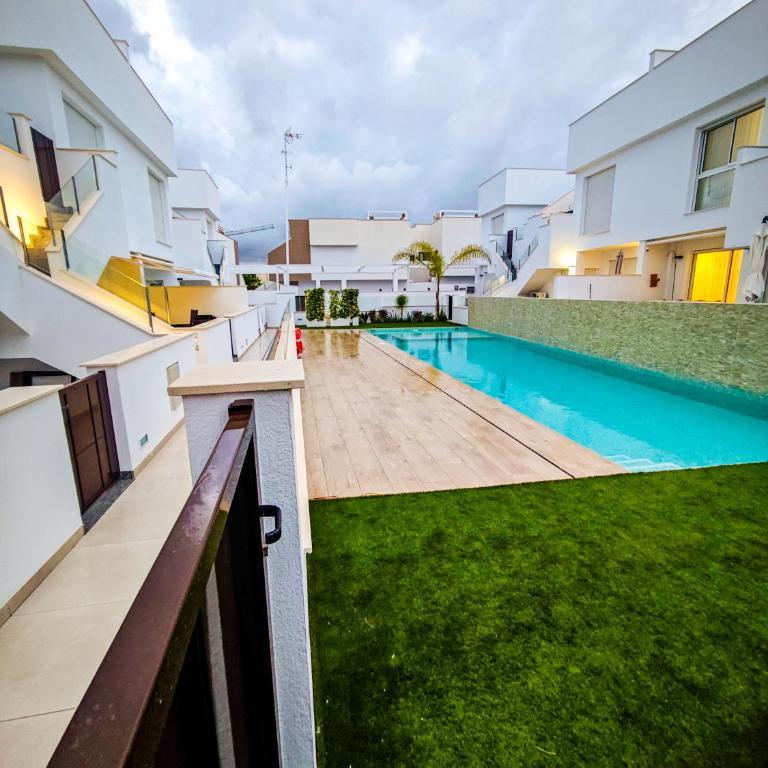 Modern 2Bedroom Apartment near the Beach - Apartamento de 2 dormitorios con vistas a la piscina - 42