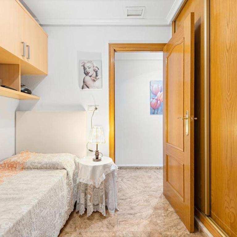 yovalu 1 yovalu con Balcon yovalutres con piscina, calle parodi - Apartamento - Planta baja - 4