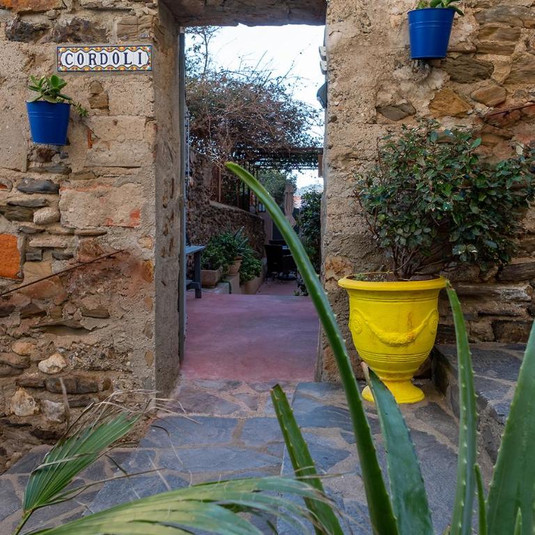 T2 chaleureux classé 4 étoiles, quartier typique au calme, plages et centre à 5 minutes, parking privé - Apartment mit 1 Schlafzimmer - 20