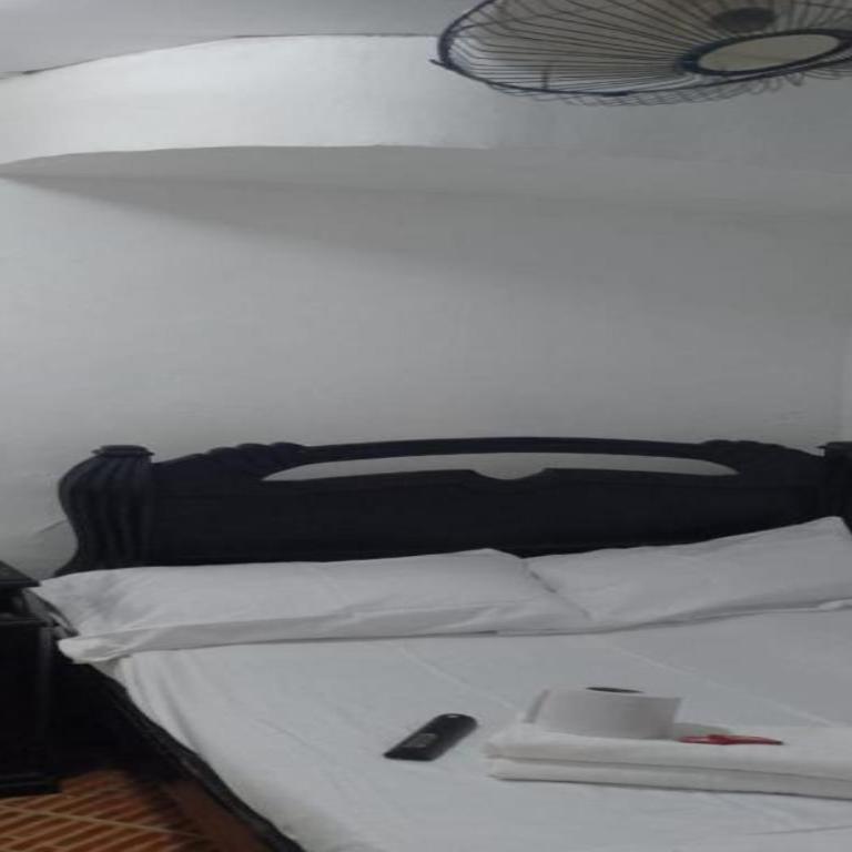 Hostal #10-33 - Double Room with Private Bathroom - 1