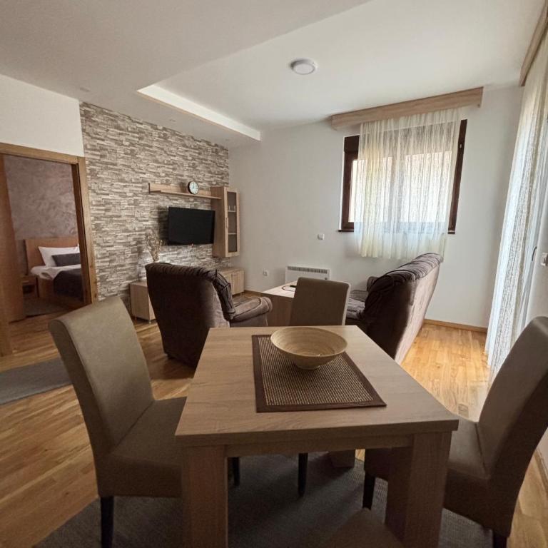 Alexandro Apartmani Zlatibor - Family Room with Garden View - 4