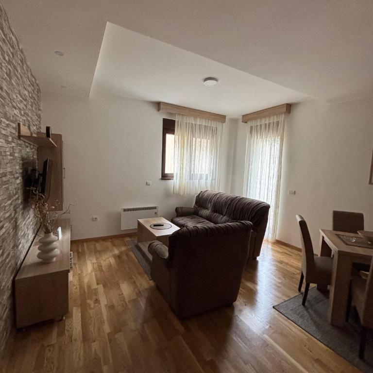 Alexandro Apartmani Zlatibor - Family Room with Garden View - 5