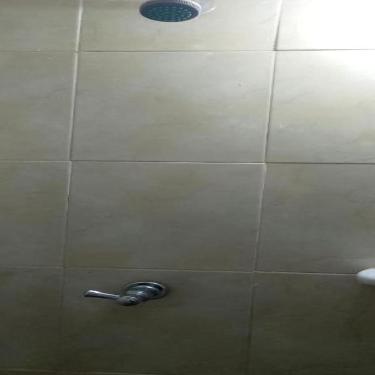Hostal #10-33 - Double Room with Shared Bathroom - 4