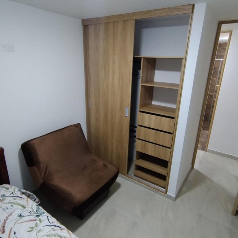 Apto cerca a Foscal, Ardila Lülle y HIC - Apartamento de 2 dormitorios con balcón - 22