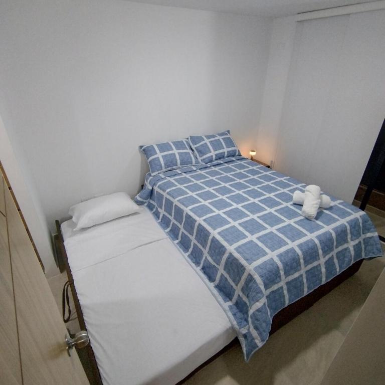 Apto cerca a Foscal, Ardila Lülle y HIC - Apartamento de 2 dormitorios con balcón - 17