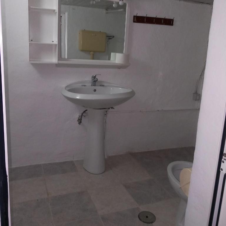 Villa martina - Camera Matrimoniale/Doppia con Letti Singoli con Bagno Privato Esterno - 4