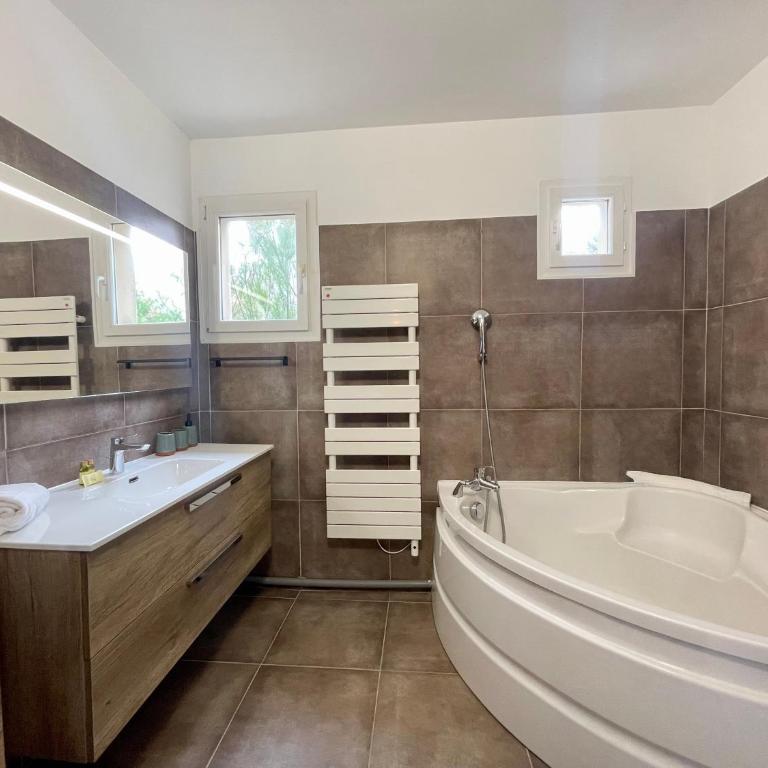 PGH N44 - Grand Duplex Vue Mer, 50 m de la plage - Apartment - 30