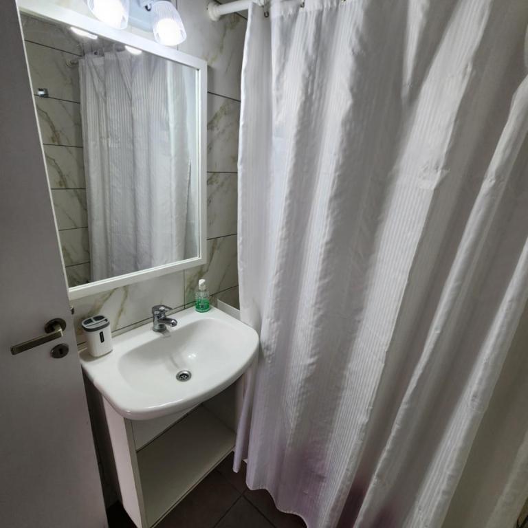 Hermoso ambiente con cochera frente a la Catedral wifi - Apartamento de 1 dormitorio - 28