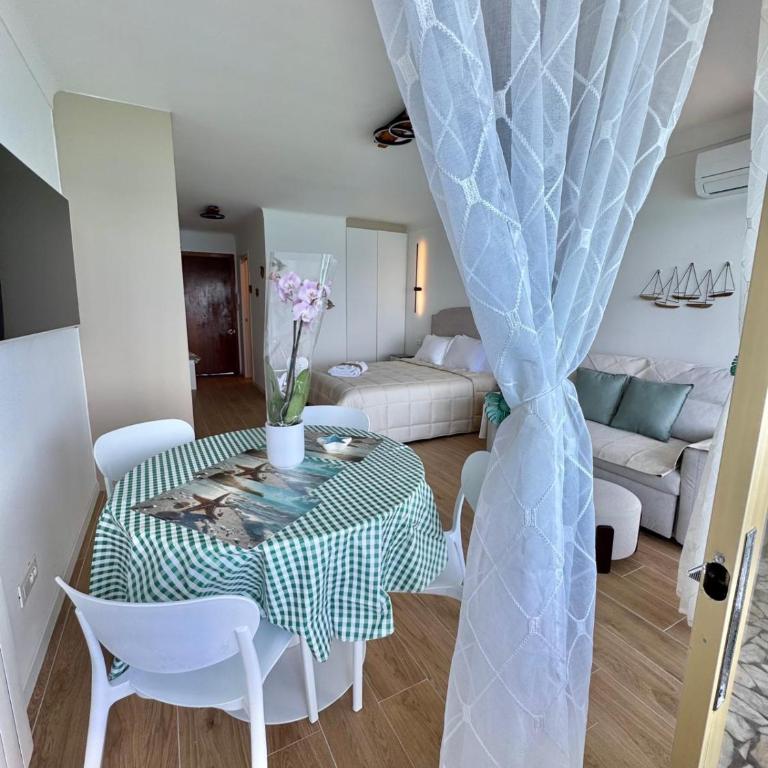 Casa Sud Menton Superbe front mer, appartement rénové, parking & climatisation - Studio mit Meerblick - 59