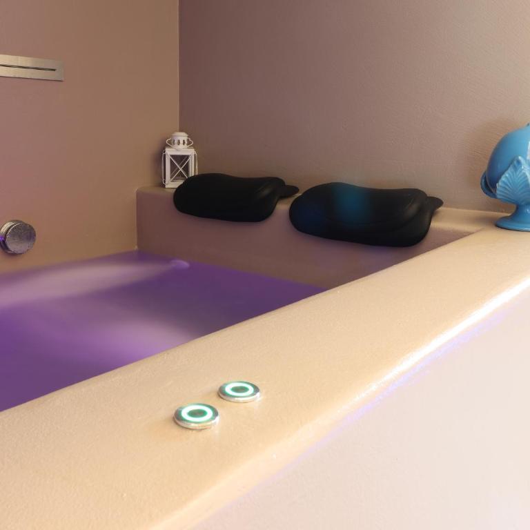 La Piazzetta Luxury Rooms - Camera King con Vasca Idromassaggio - 35