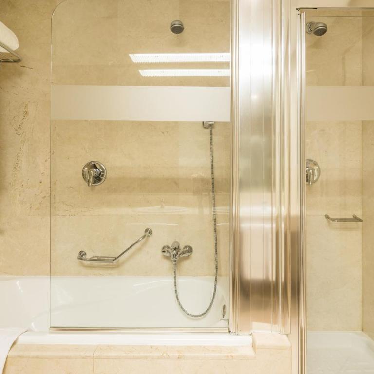 Ilunion Alcalá Norte - Superior Double or Twin Room - 5