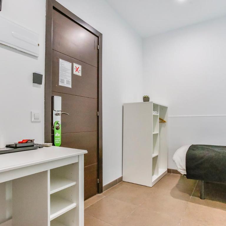 Laramond Barcelona Rooms - Economy Double Room - 8