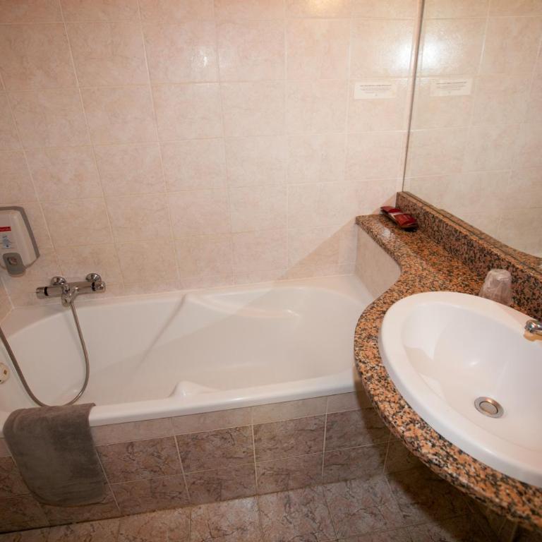 Le Mirval - Chambre Double - 7