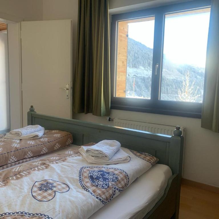 Ferienappartements Alpenwelt - Two-Bedroom Apartment with Mountain View - 9