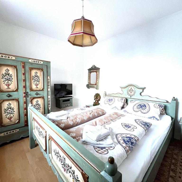 Ferienappartements Alpenwelt - Two-Bedroom Apartment with Mountain View - 17