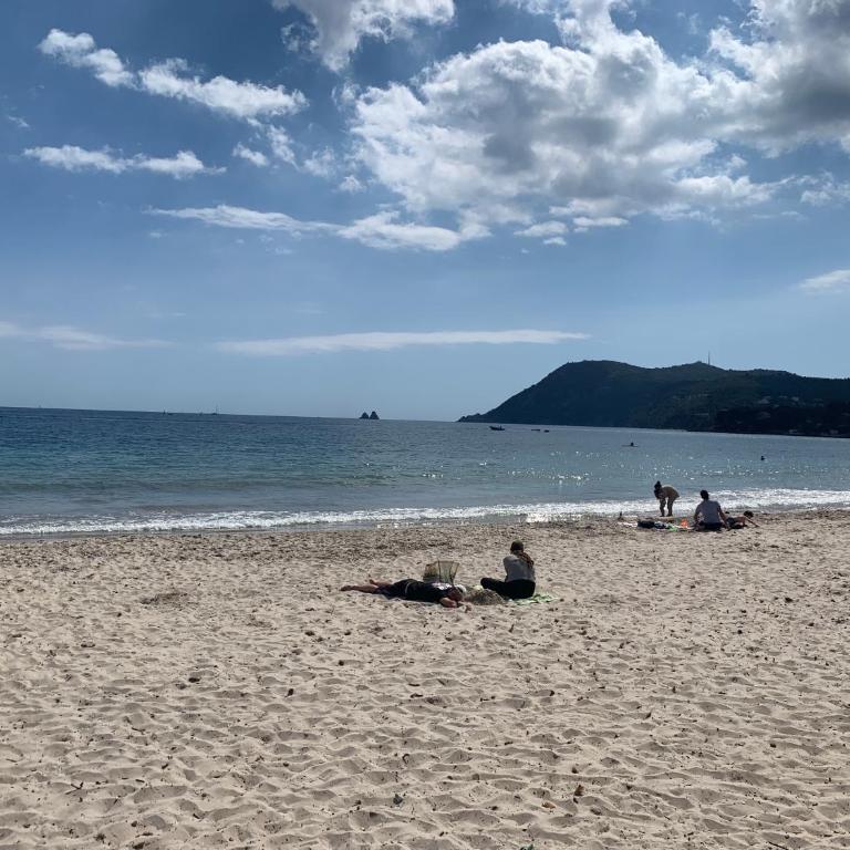 Studio calme 4 personnes 600 m de la plage sur la presqu'île de St mandrier proche toulon - Apartamento de 1 dormitorio - 16