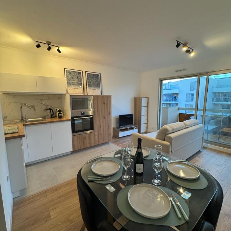 Fully renovated studio, steps from beach with a sunny terrace and free wifi - Studio-Apartment mit Balkon - 1