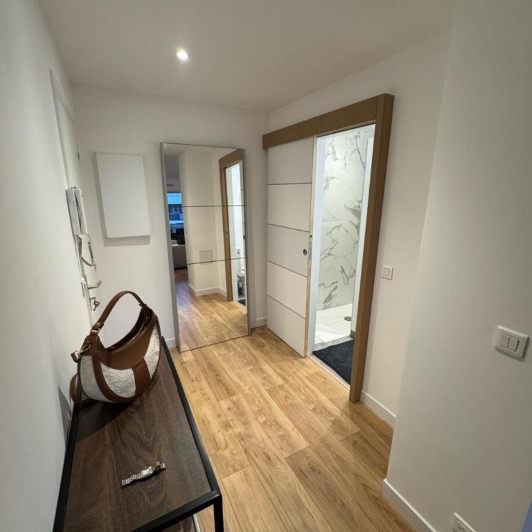 Fully renovated studio, steps from beach with a sunny terrace and free wifi - Studio-Apartment mit Balkon - 10