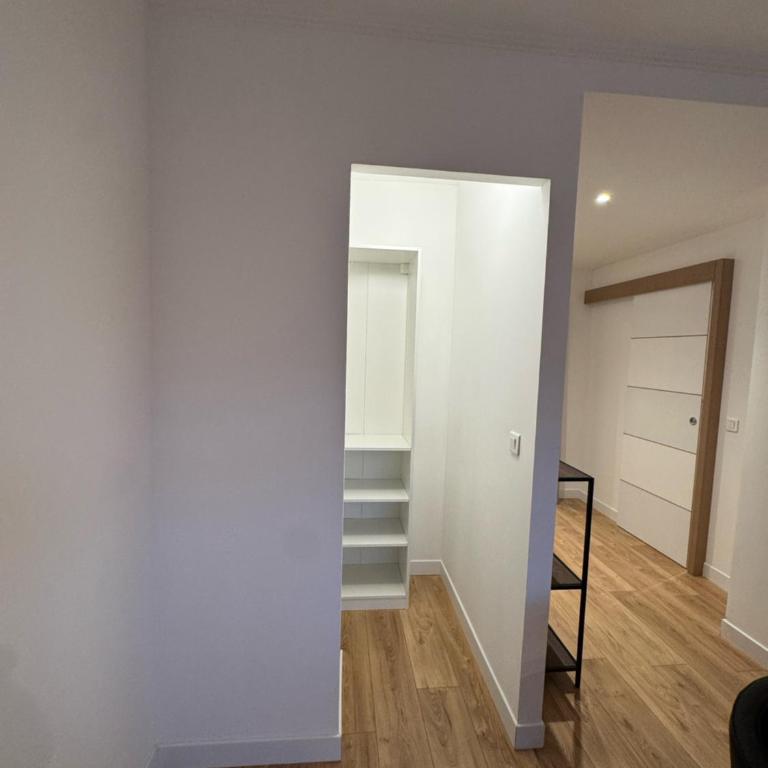 Fully renovated studio, steps from beach with a sunny terrace and free wifi - Studio-Apartment mit Balkon - 14