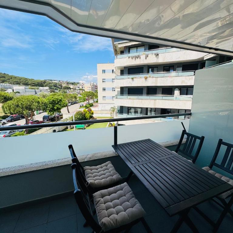 Hermoso piso en un paso de la Playa de Fenals con piscina - Casa con 1 dormitorio - 10
