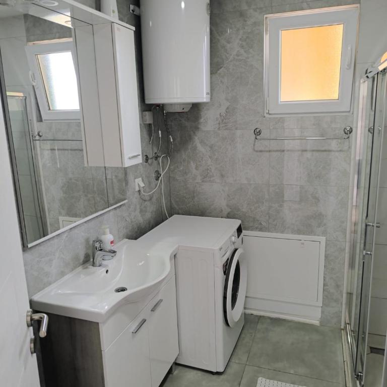 Amina Sarajevo Apartments - Three-Bedroom Premium Apartment - 21