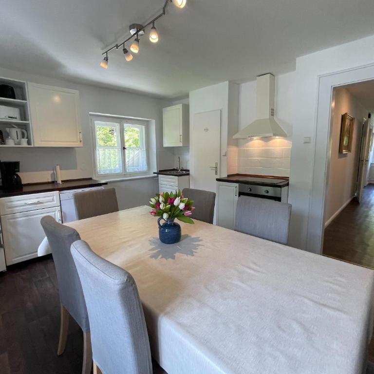 Forsthaus Reit im Winkl - Apartment mit 2 Schlafzimmern und Gartenblick - 8