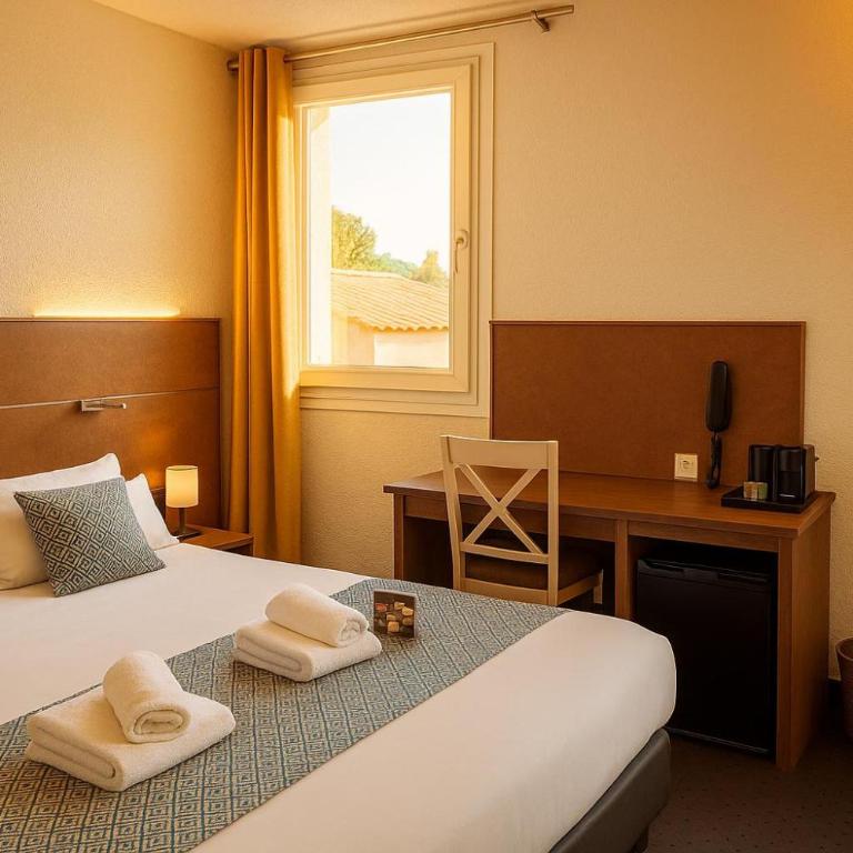 Hotel & Spa Gil de France Cap d'Agde - Chambre Double Classique avec Balcon et Accès à la Piscine Chauffée - 12