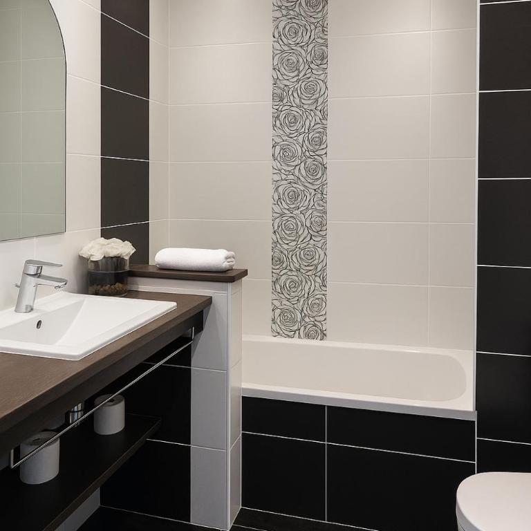 Hotel & Spa Gil de France Cap d'Agde - Chambre Double Classique avec Balcon et Accès à la Piscine Chauffée - 10