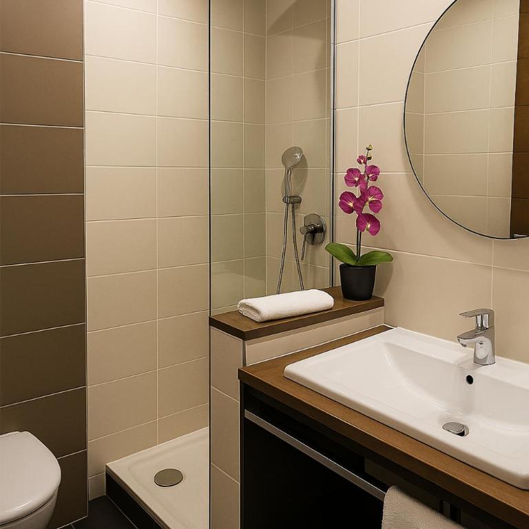 Hotel & Spa Gil de France Cap d'Agde - Chambre Double Classique avec Balcon et Accès à la Piscine Chauffée - 14