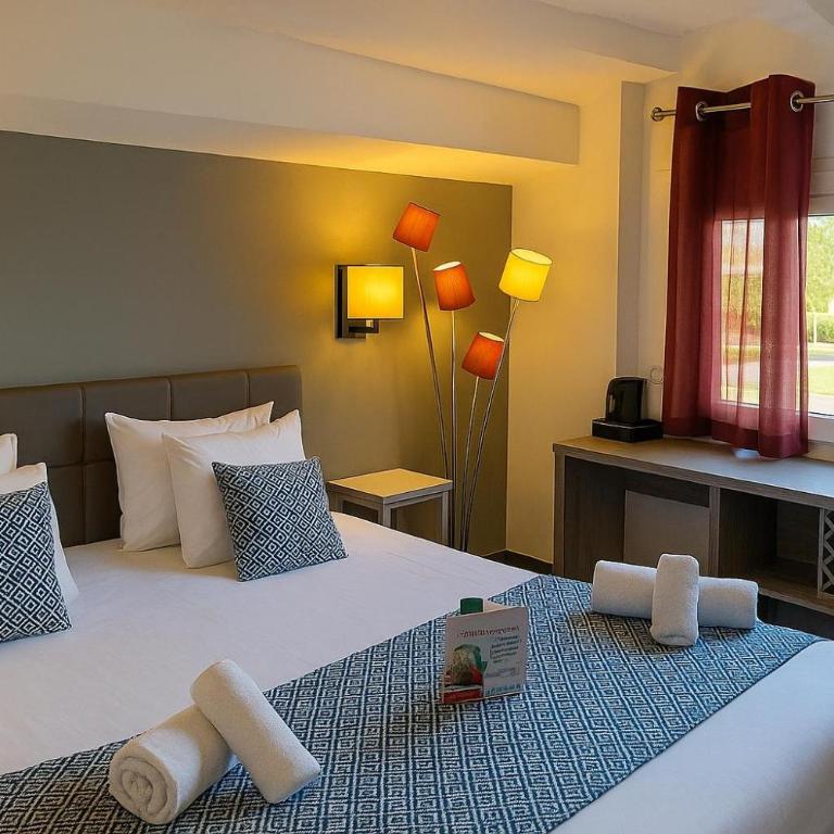 Hotel & Spa Gil de France Cap d'Agde - Chambres Communicantes avec Accès à la Piscine Chauffée - 14