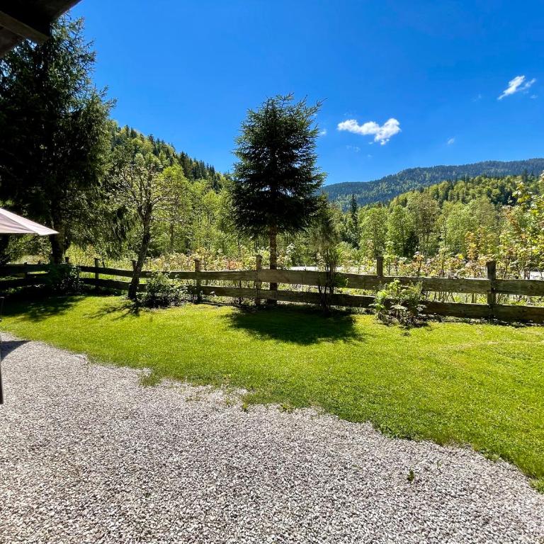 Forsthaus Reit im Winkl - Apartment mit 2 Schlafzimmern und Gartenblick - 13